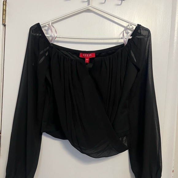 GUESS JENNER OFF-SHOULDER TOP IN BLACK - Picture 2 of 3